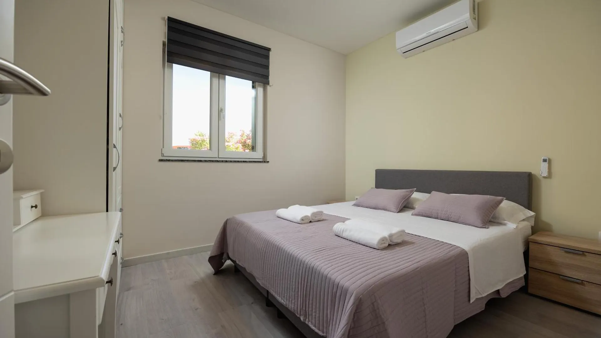 Villa Beverly Hills, Heated Pool, Jacuzzi, 12 People Zadar Apartamento