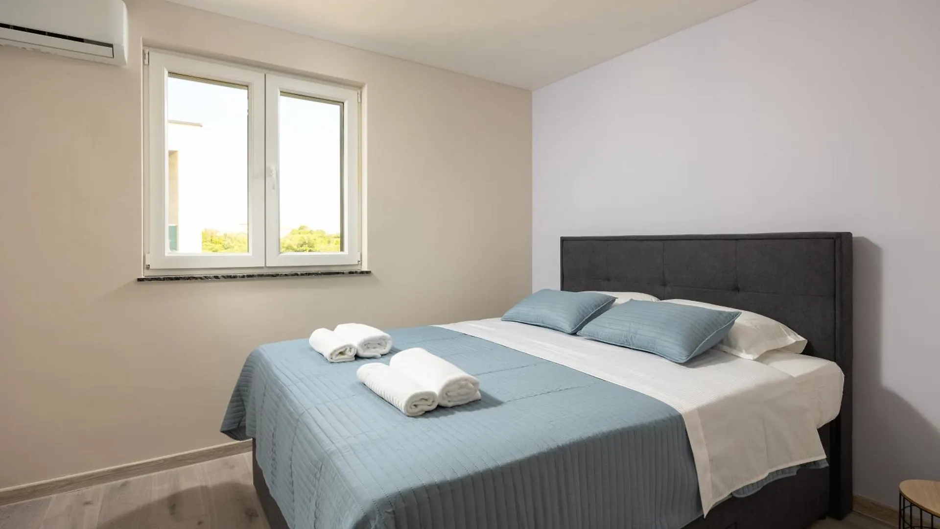 Apartamento Villa Beverly Hills, Heated Pool, Jacuzzi, 12 People Zadar Croácia