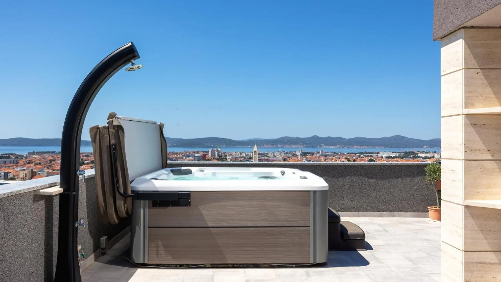 Villa Beverly Hills, Heated Pool, Jacuzzi, 12 People Zadar Croácia