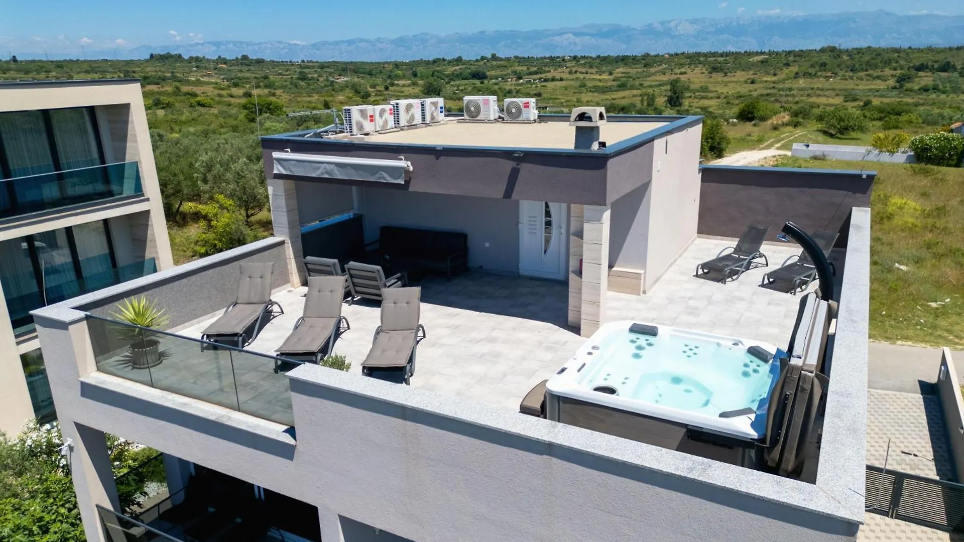 Villa Beverly Hills, Heated Pool, Jacuzzi, 12 People Zadar 0*,