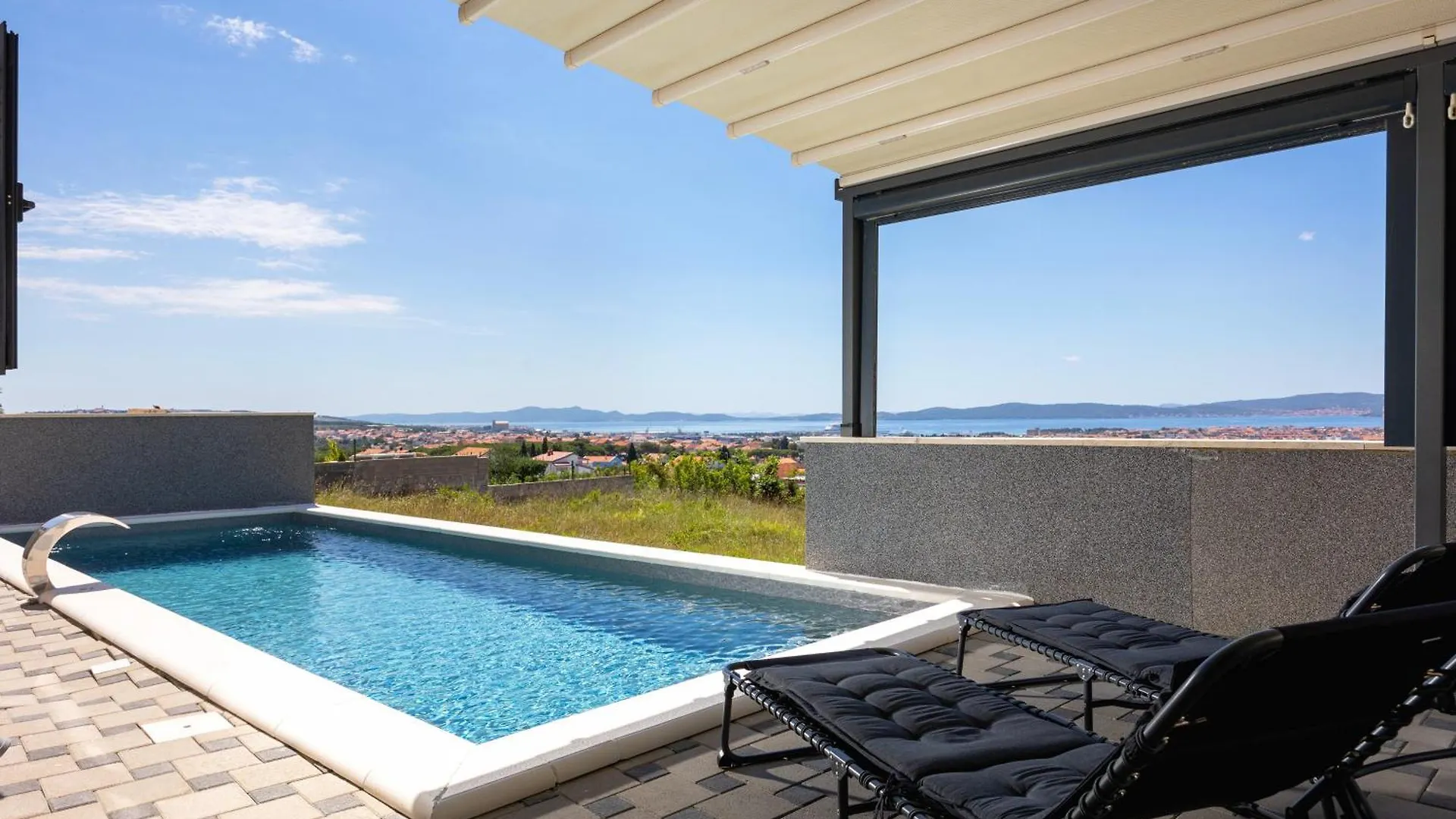Villa Beverly Hills, Heated Pool, Jacuzzi, 12 People Zadar Apartamento